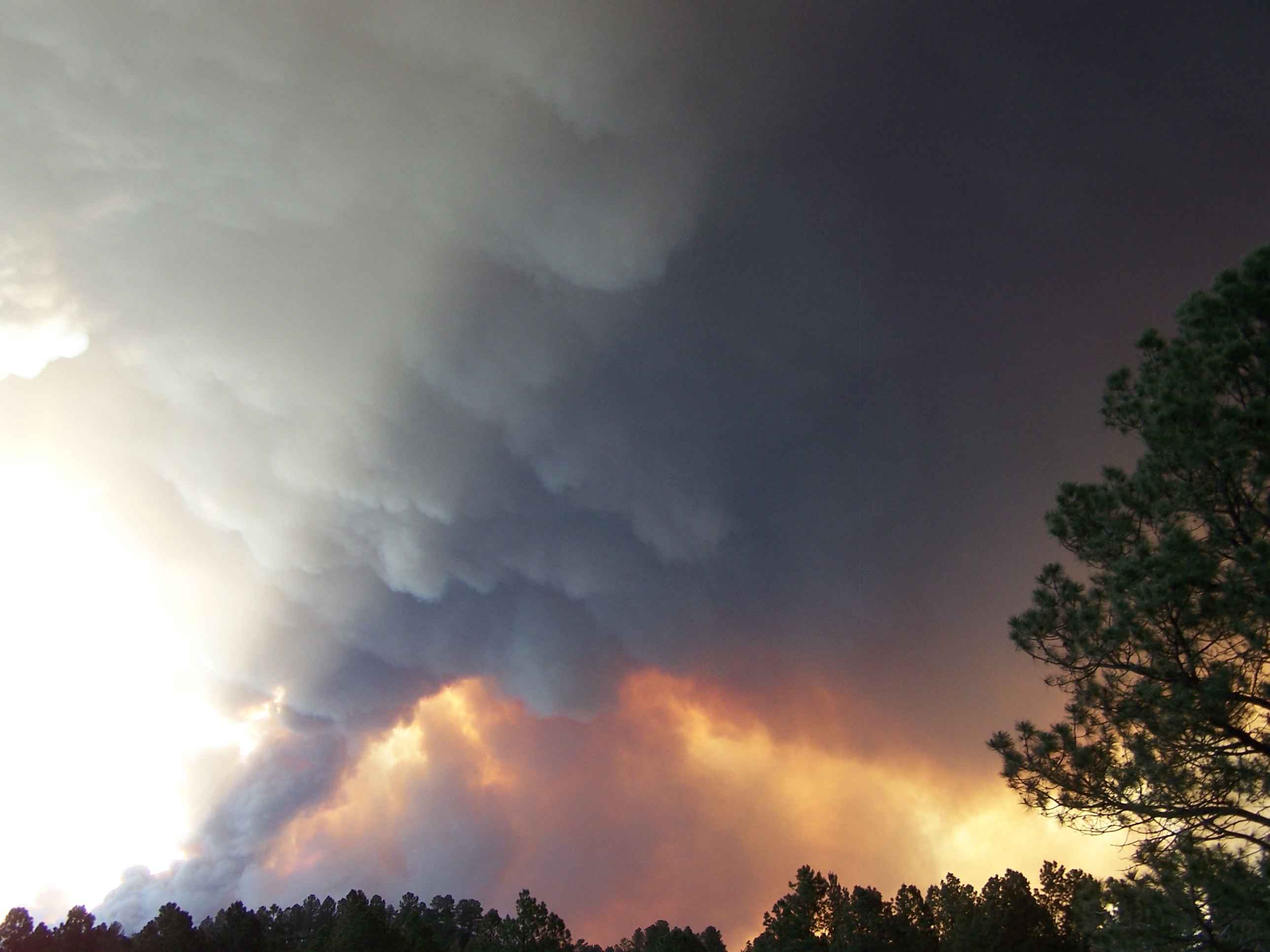 Large smoke plume from the 2012 Little Bear Fire near Ruidoso.